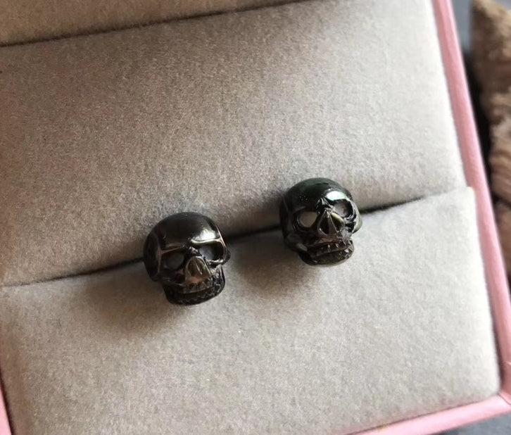 pearl skull earrings