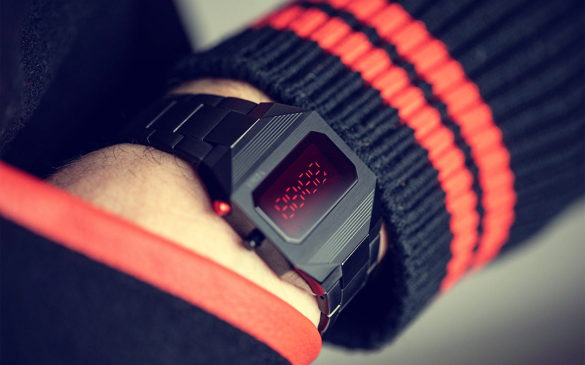KAVINSKY YEMA LED ブラック 腕時計 デジタル5気圧防水