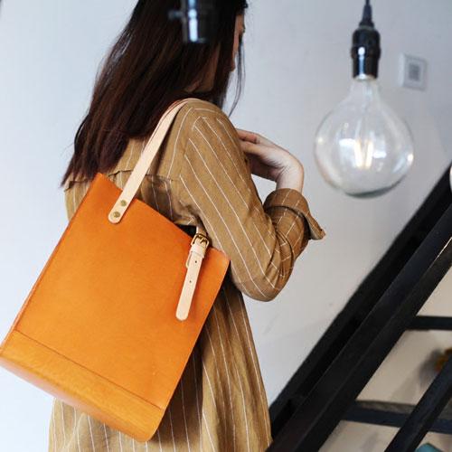 Best Leather Vertical Tote Bags – iLeatherhandbag