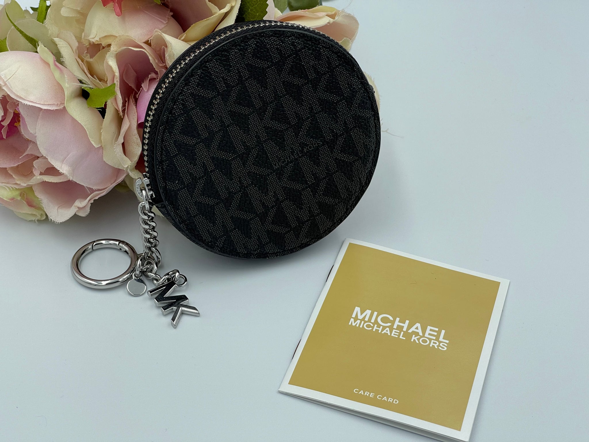 Authentic Michael Kors Jet Set Round Coin Pouch Key Ring – Ximena's Luxe  Couture