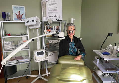 Dark Winter Gia Pauldine in her electrolysis studio