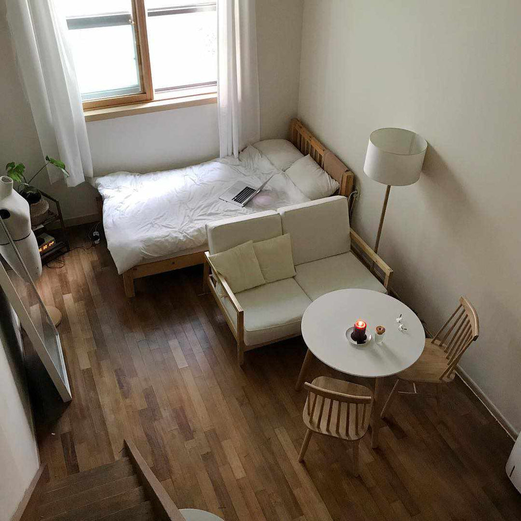 白い床に憧れる 茶色い床の上手なコーディネート術 Little Rooms