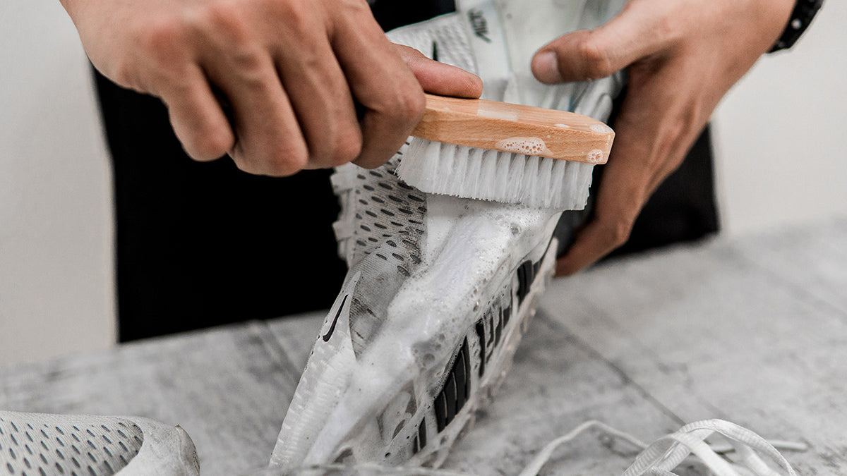 How To Clean: (AirMax 270) – Clyde Premium Shoe Cleaner