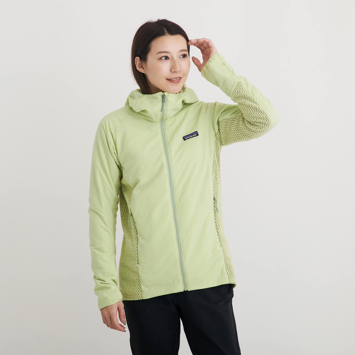 patagonia（パタゴニア）/ナノエアライトハイブリッドフーディ/WOMENS