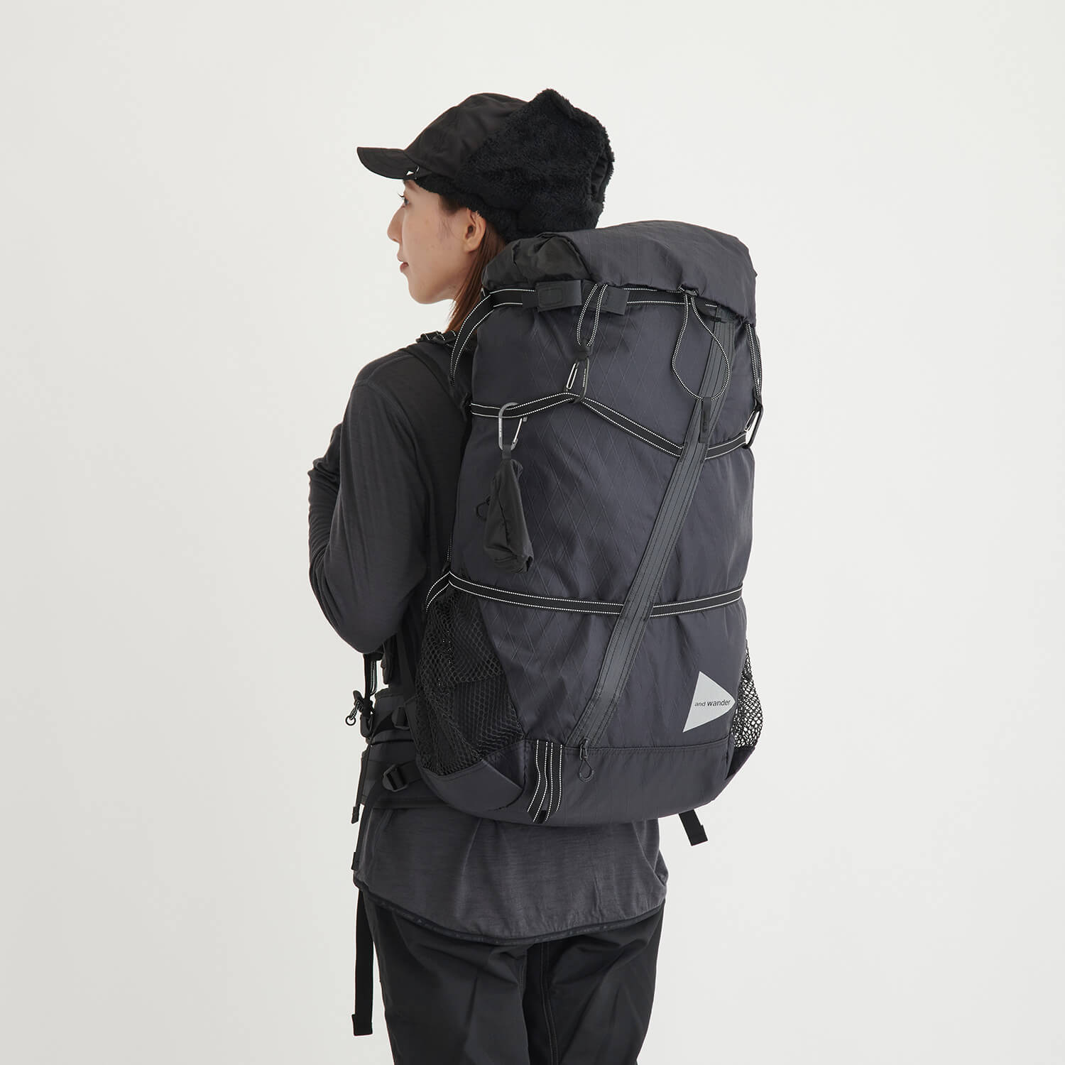 感謝報恩 and wander backpack 40L アンドワンダー リュック