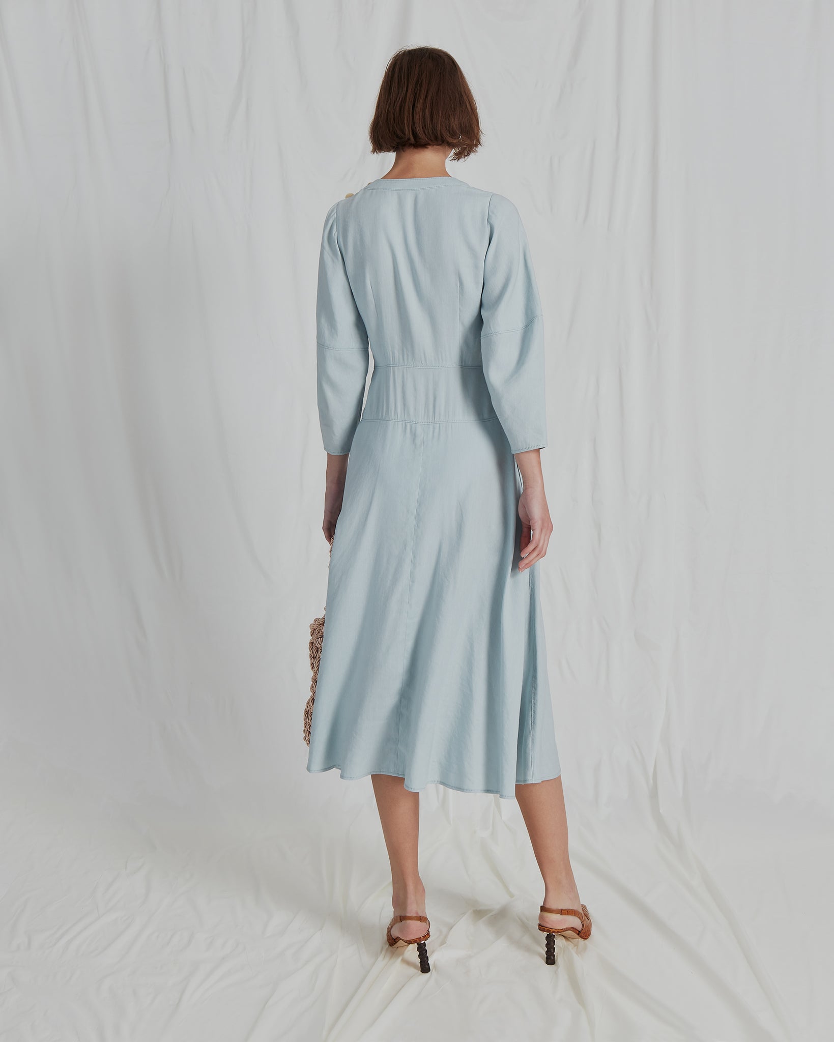 Michaela Dress Linen Sea Blue – REJINA PYO