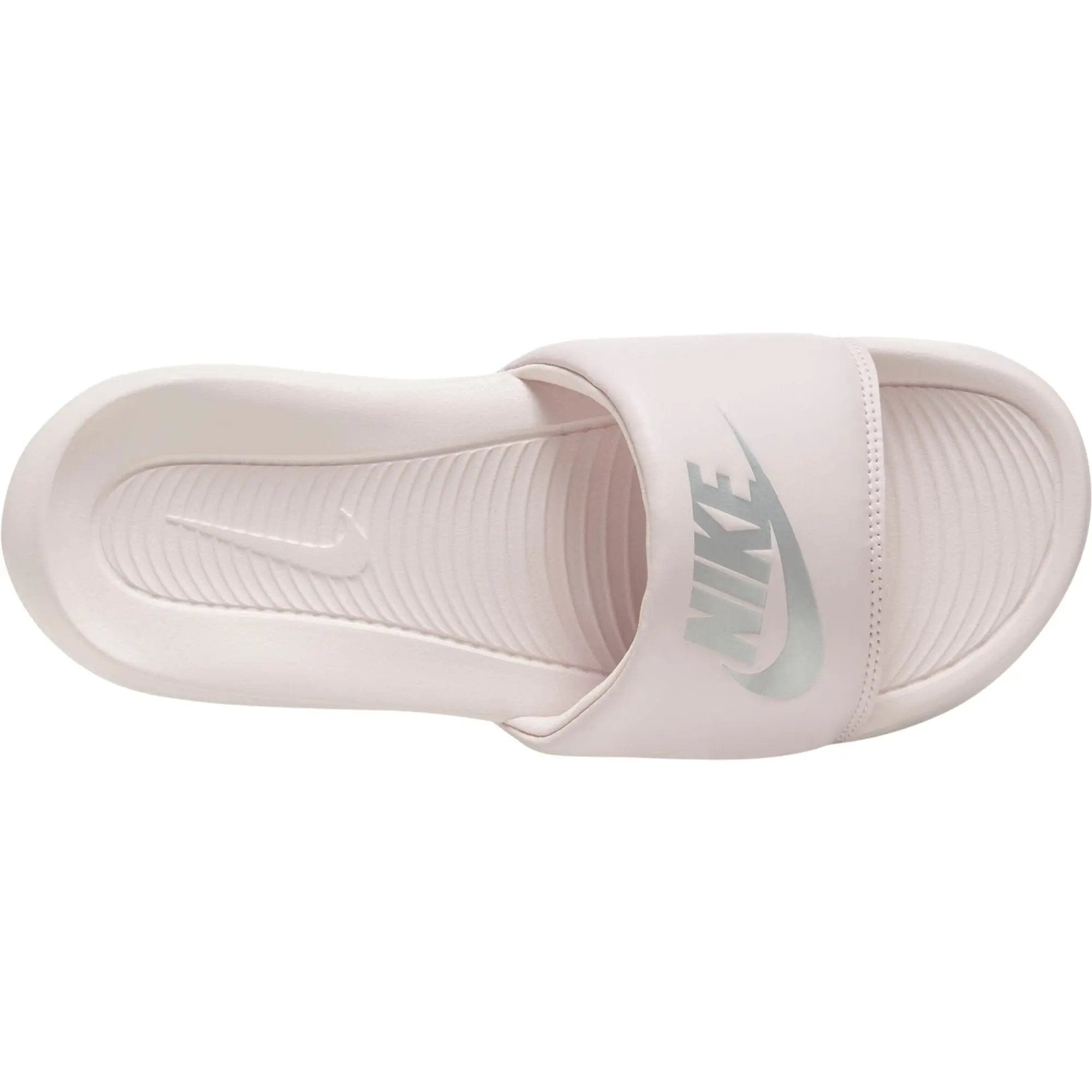 Women's Nike Victori One