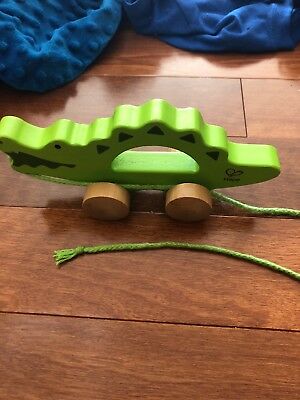 hape alligator pull toy