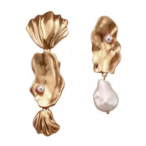 Ariana Pearl Earrings