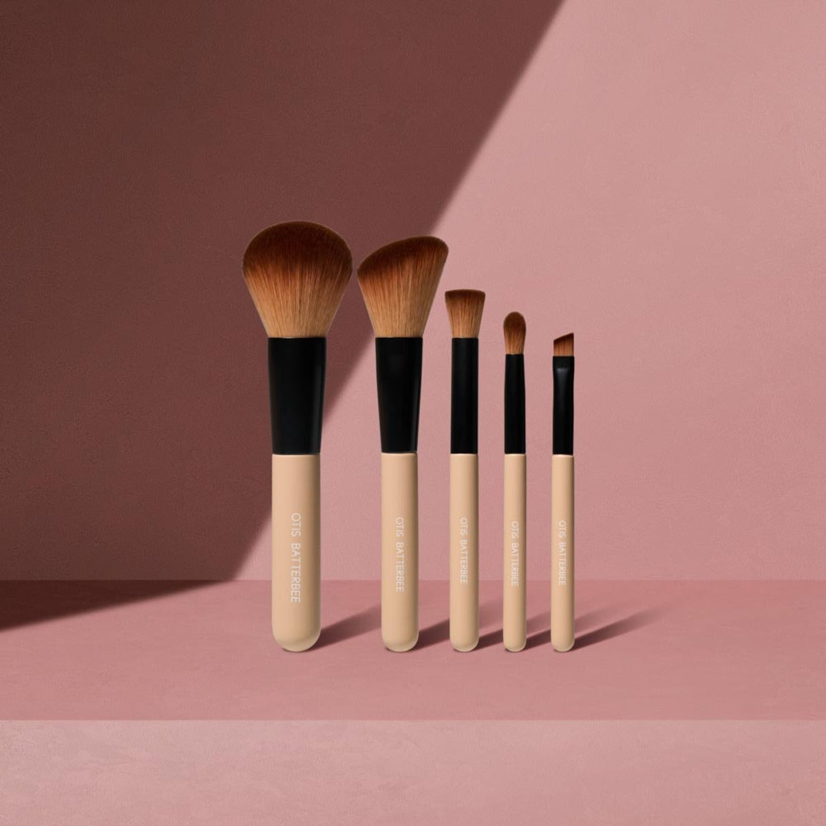 Otis Batterbee Mini Face Brush Set – Soft cashmere bristles blend products for a flawless finish.