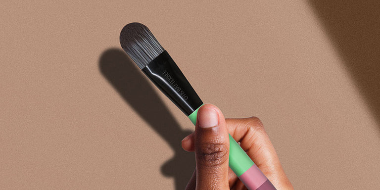 Otis Batterbee Foundation Brush: Use the rounded brush head to precisely apply product to the contours of the face.