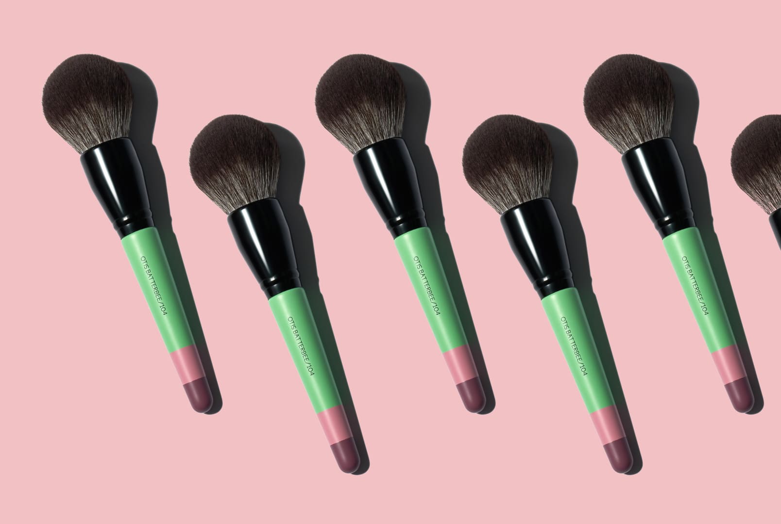 The Otis Batterbee Ultimate Face Brush. A Luxury Powder Makeup Brush, Perfect For Blending Loose Powder Makeup Products.