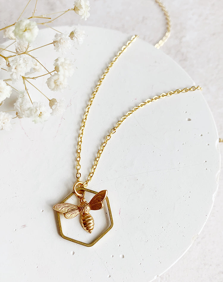 Such A Buzz Bee \u0026 Honeycomb Necklace 