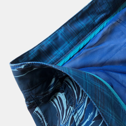 Close up Gloverall X Riz Wave Print Shorts