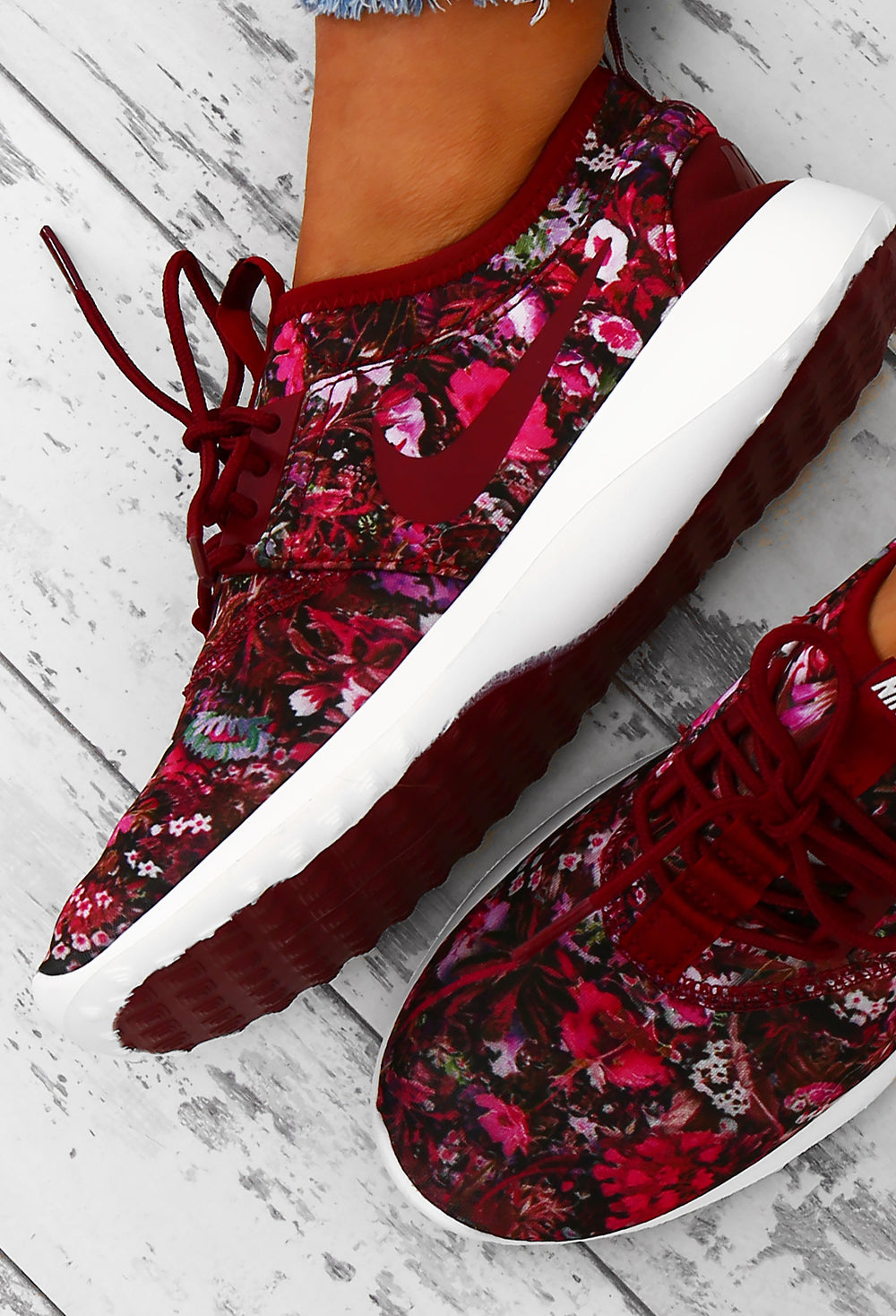 womens floral nike trainers