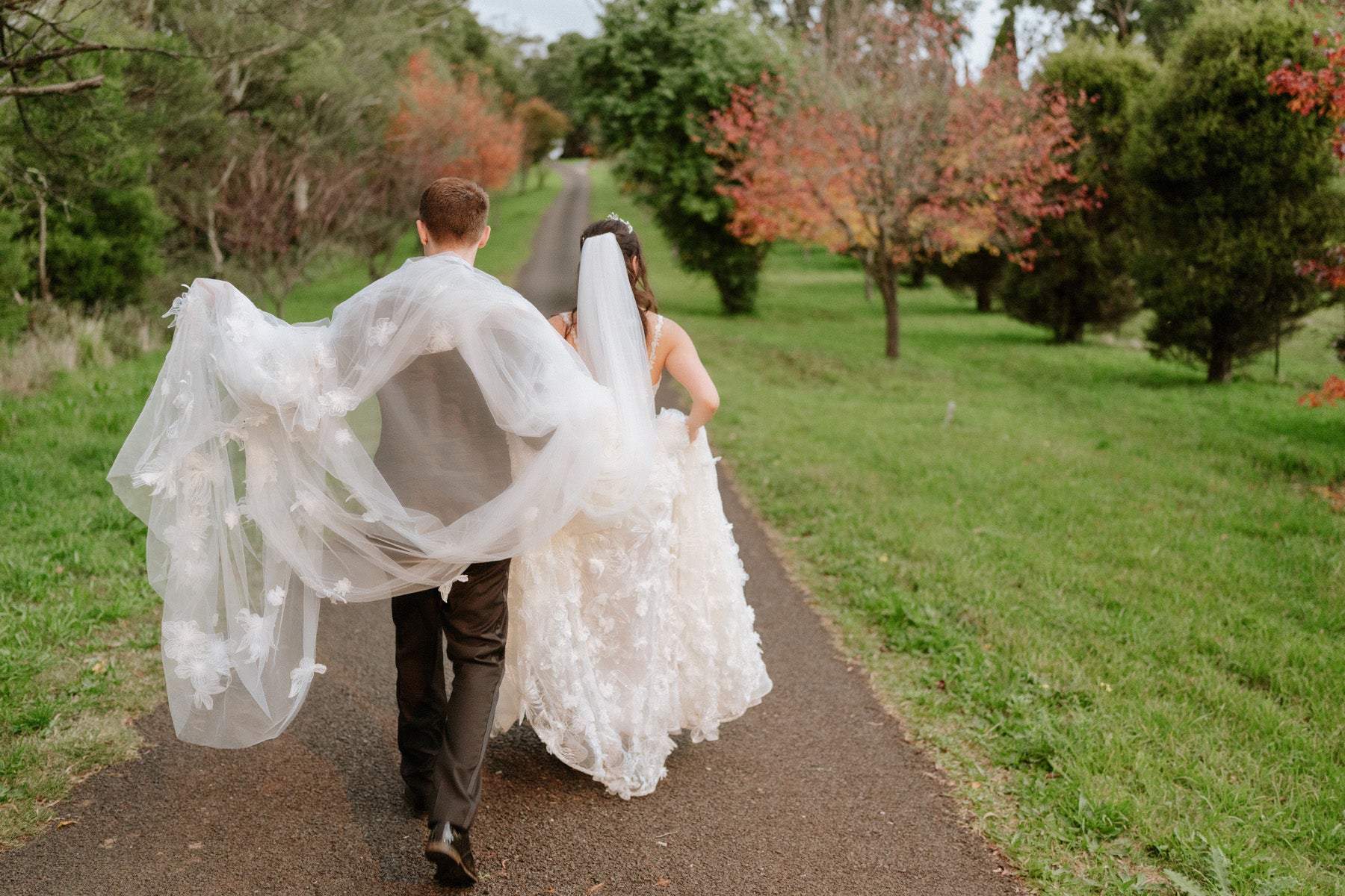eternal-bridal-real-bride-anouska-wears-galia-lahav-fabiana-wedding-gown-16