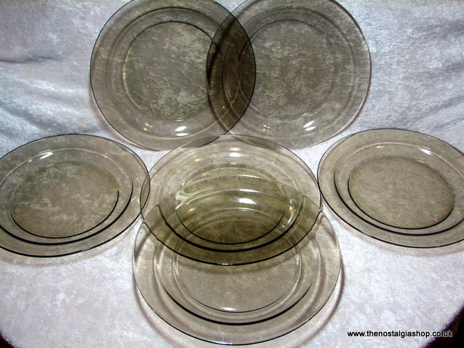 Arcoroc Set Of 6 Large Glass Plates Ref Nos051 The Nostalgia Shop