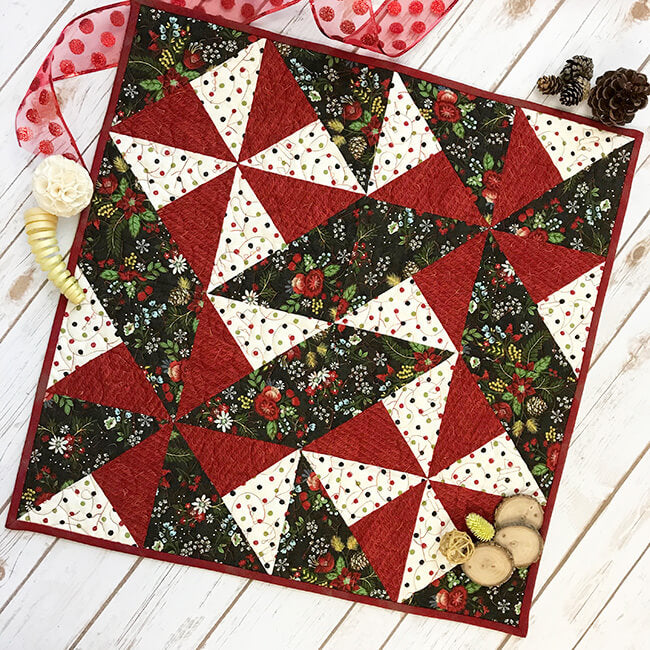 easy-mint-table-topper-quilt-pattern-fort-worth-fabric-studio