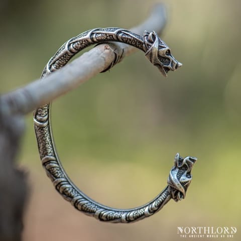 Viking Bear Armring, Modern handcrafted Norse jewelry - Northlord (5)