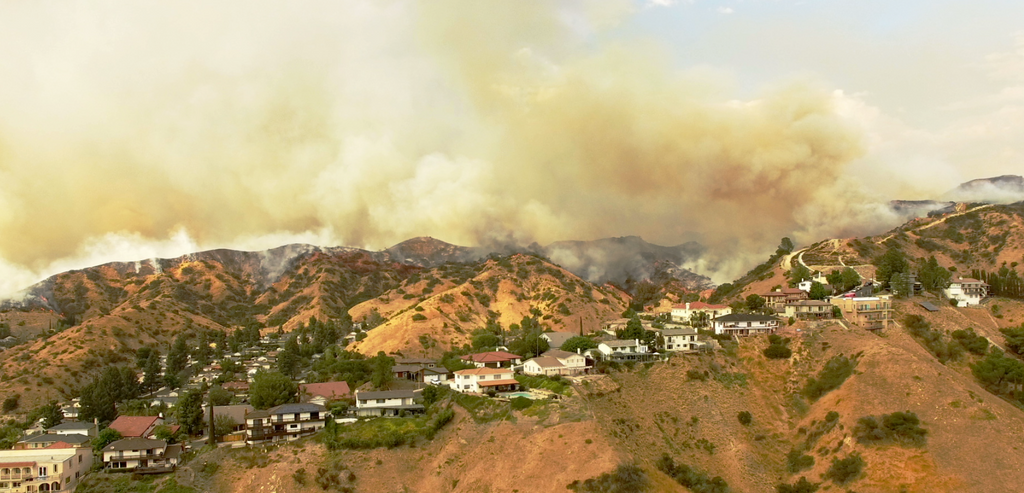 removing wildfire smoke with air purifier 