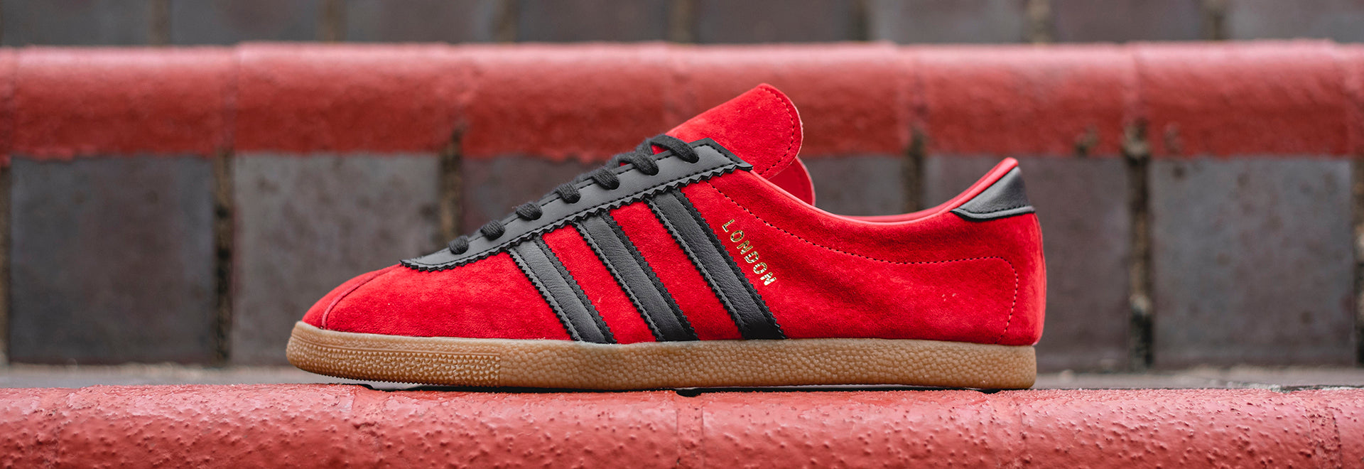 adidas london trainers red black