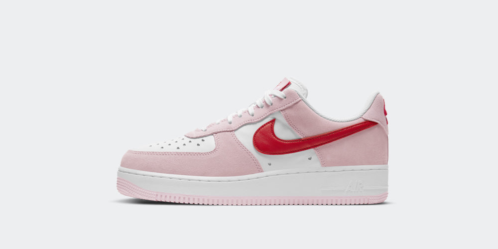 nike air force 1 07 qs red