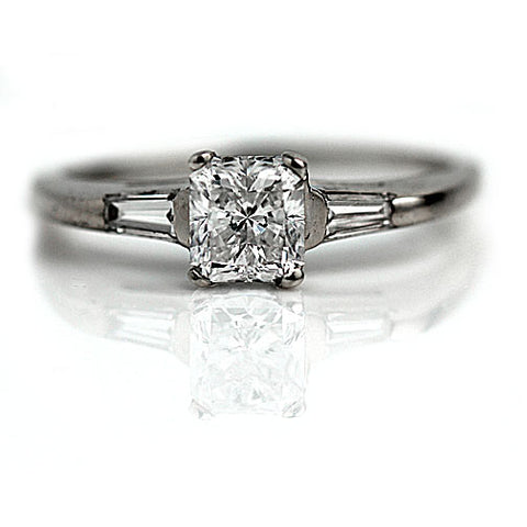 radiant-cut-diamond-ring