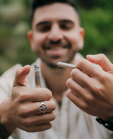 doob tube and lighter