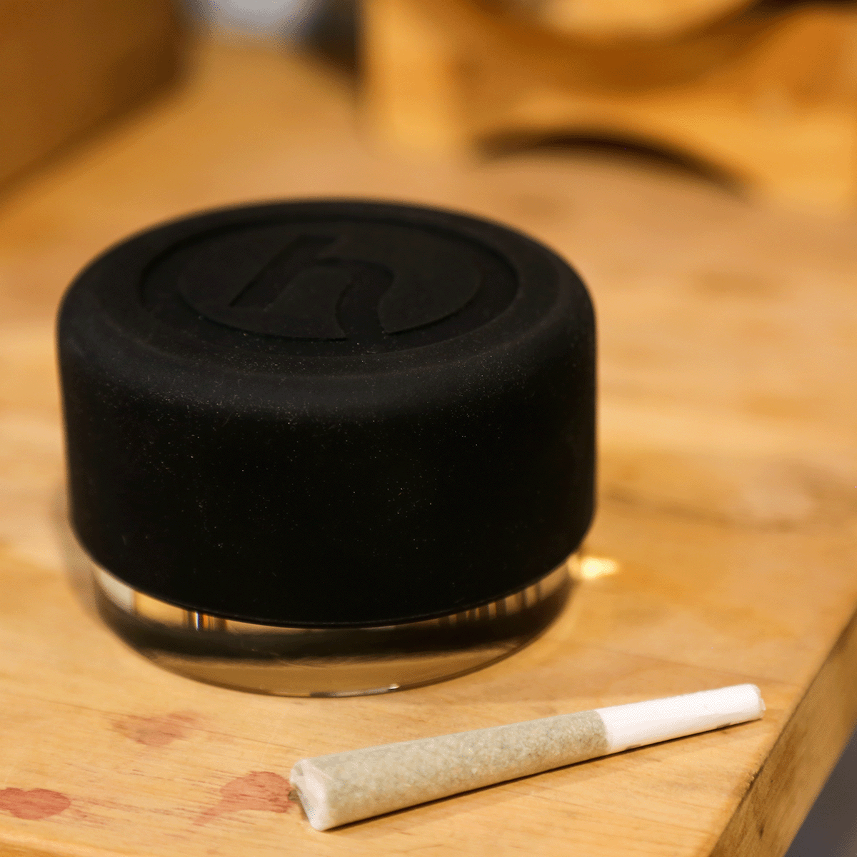 ashtray with lid