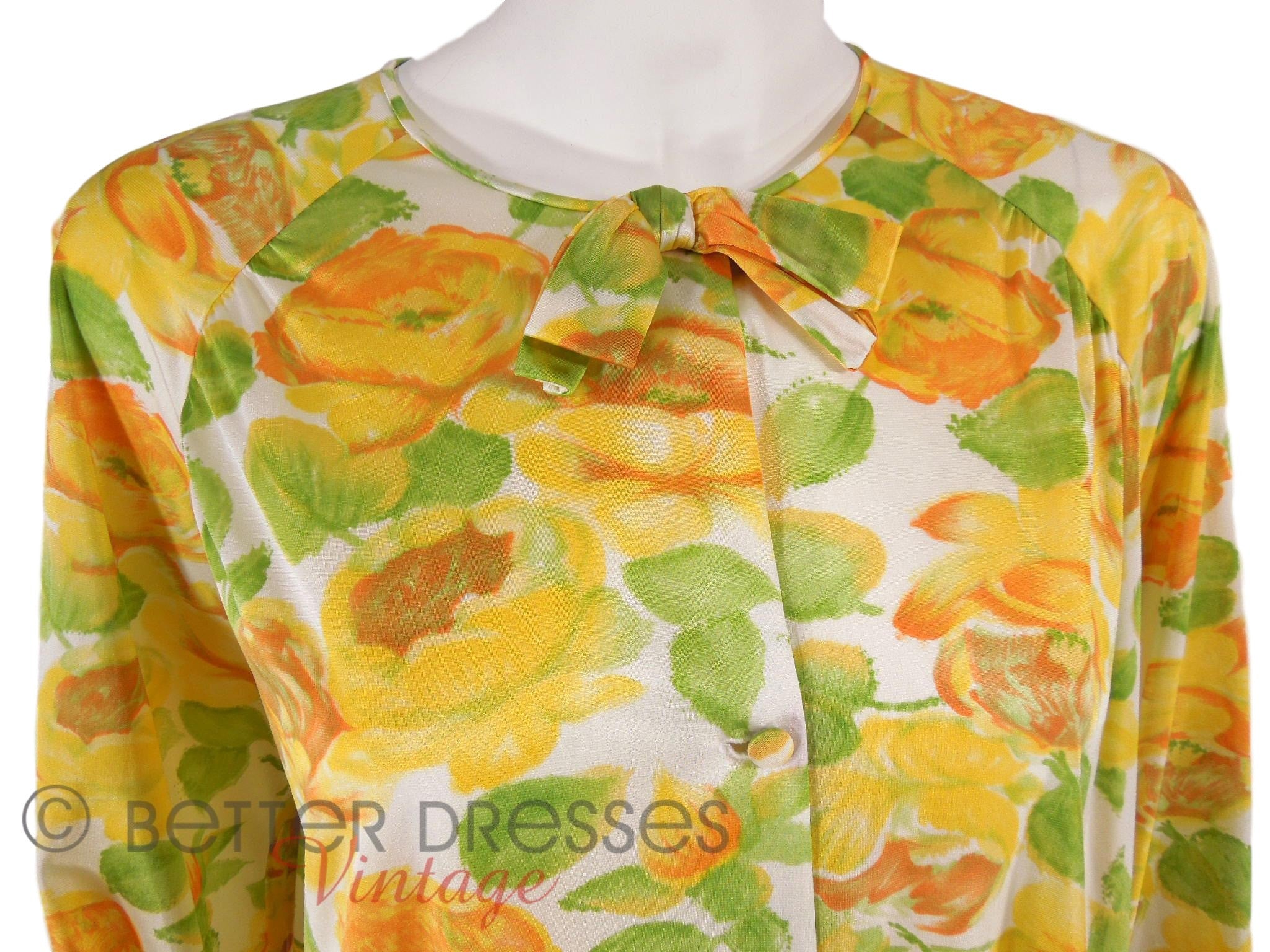 Vintage 1970s Vanity Fair Short Peignoir Robe Yellow Roses - sm, med ...