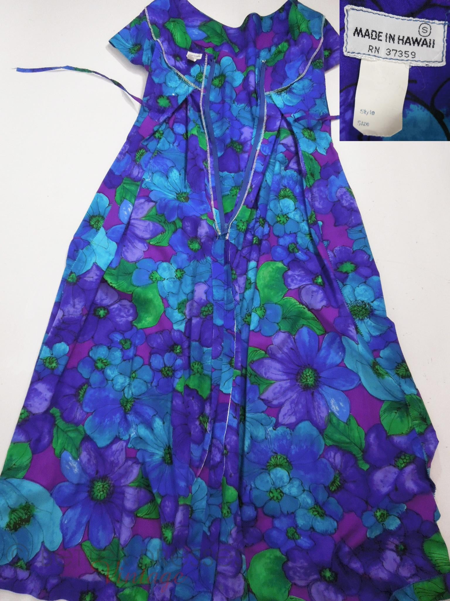 Vintage 60s or 70s Hawaiian Homolu'u Maxi Dress - sm – Better Dresses ...