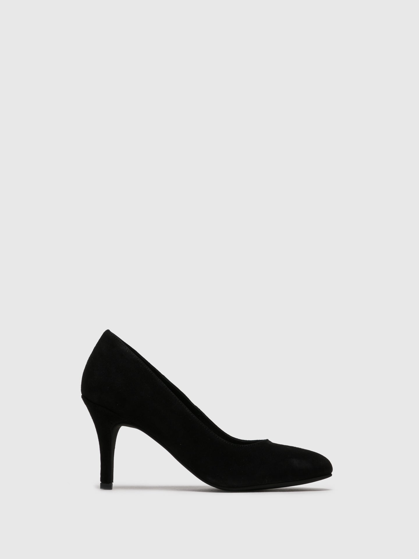 black suede pumps round toe