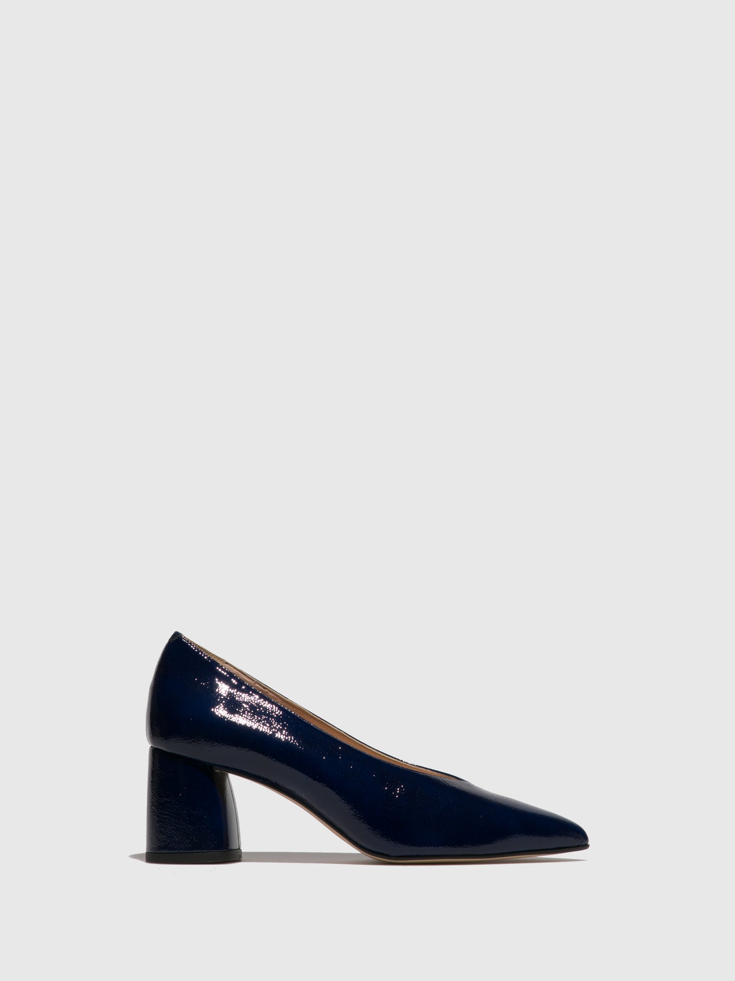 navy pointed shoes