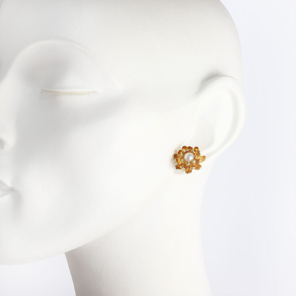 Chrysanthamum Flower Earrings – Braybrook & Britten