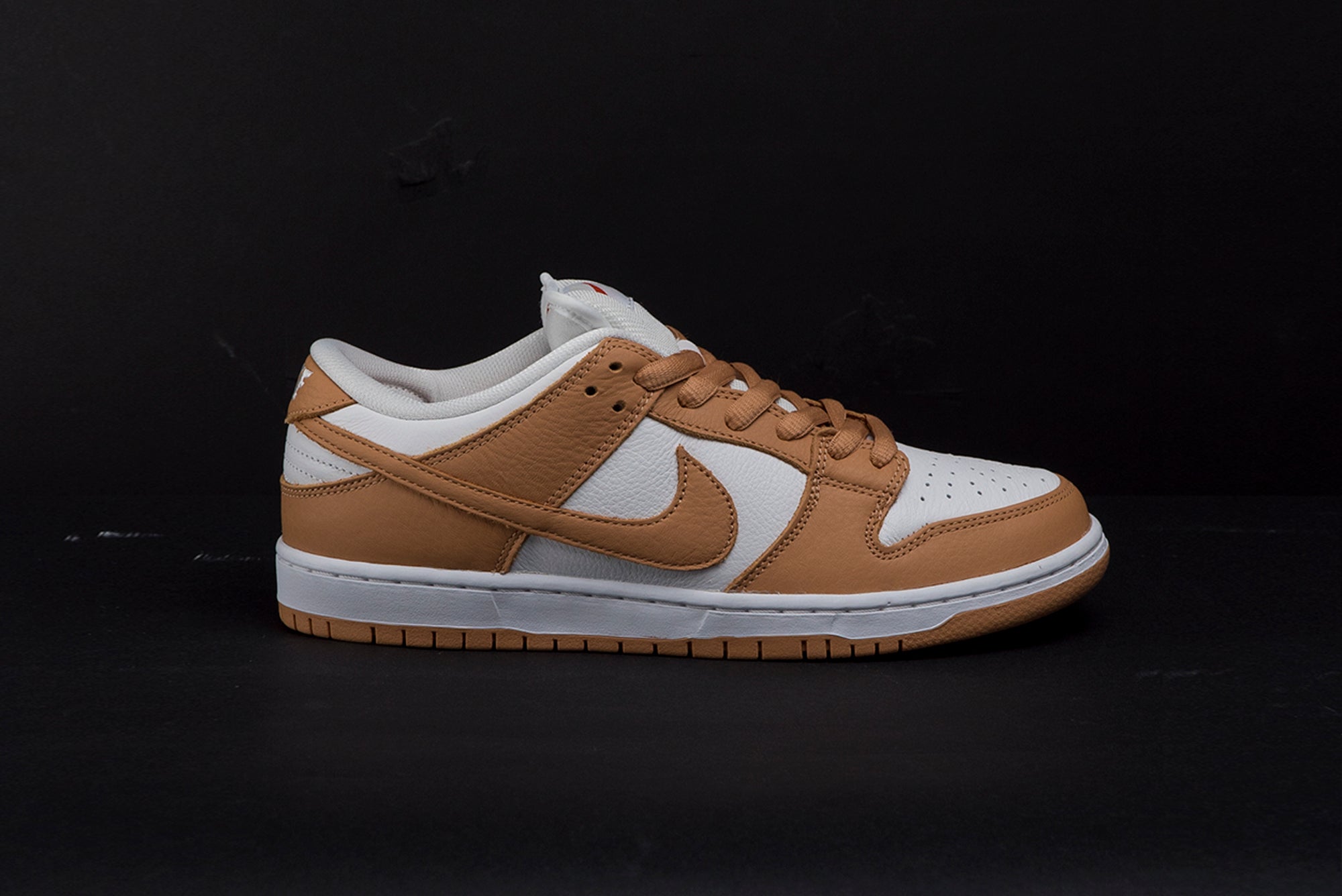 Dunk_Low_Pro_Light_Cognac_2