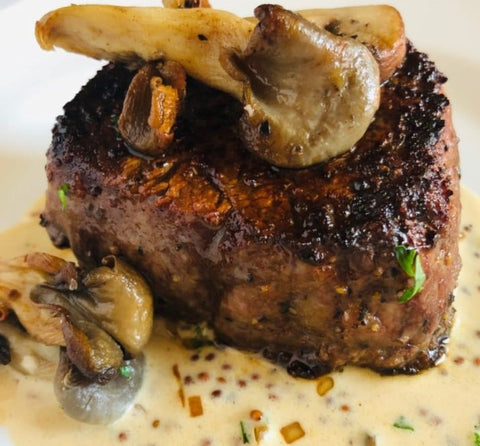 Filet Mignon with Cream Sauce and Mushrooms