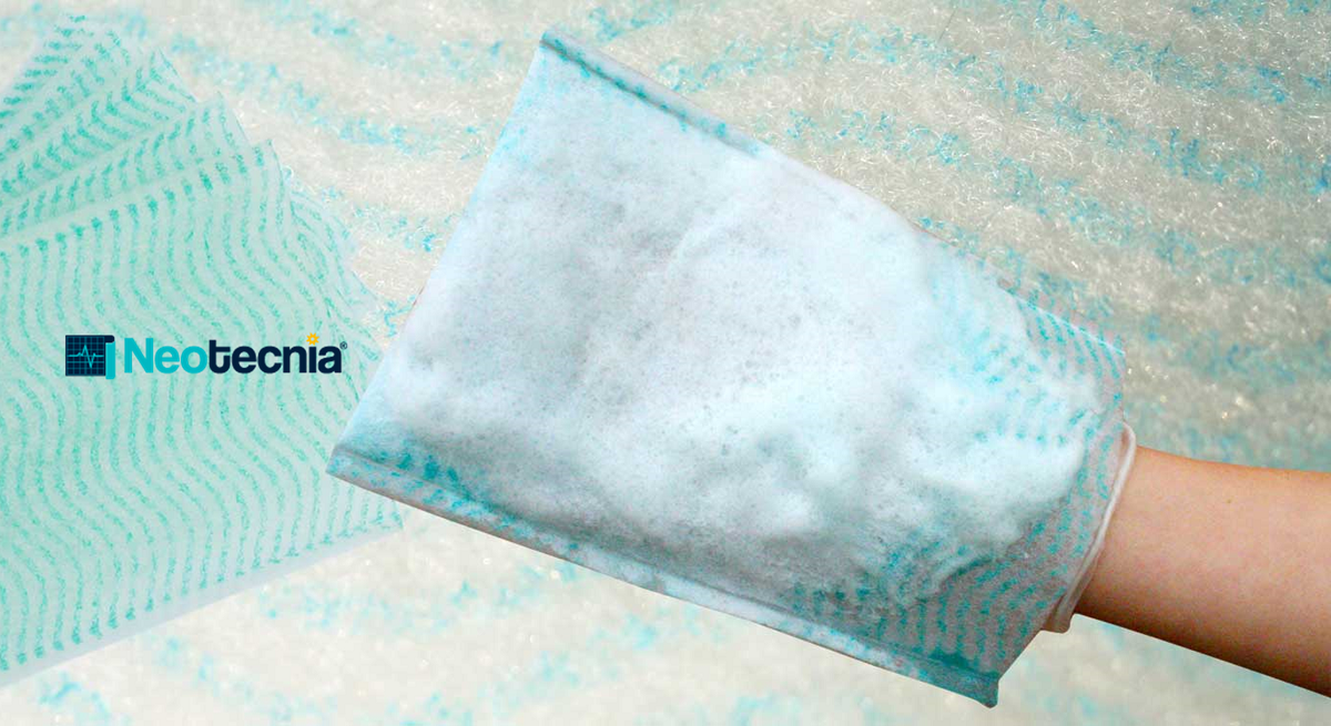 Esponja jabonosa de un solo uso para higiene personal o asistida: Neotecnia