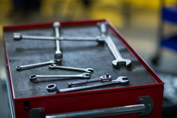 Rolling tool cart with added worktop surface