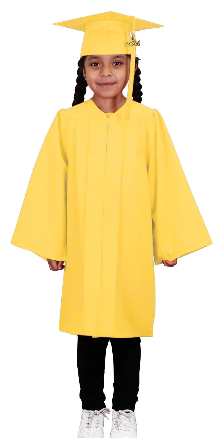 Free Graduation Gown Pattern for 18 Inch Dolls | Graduation gown pattern,  Graduation cap and gown, American girl doll patterns