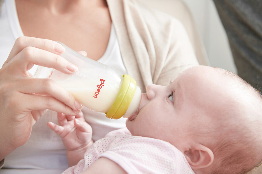 baby transitioning to a bottle