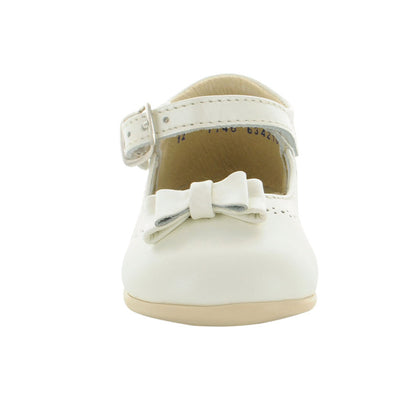 Zapato niña beige con hebilla y moño – Mini Burbujas