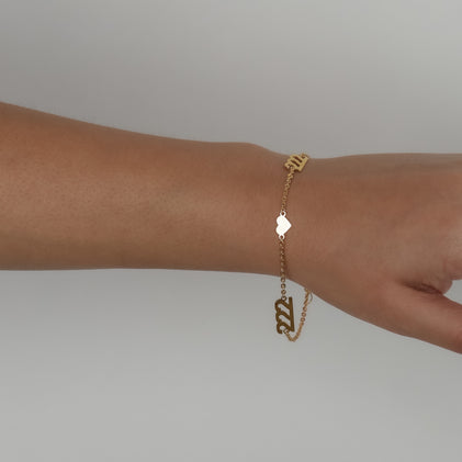 The Single Block Letter Curb Chain Bracelet - Metal : Gold Vermeil - Letter : S - The M Jewelers