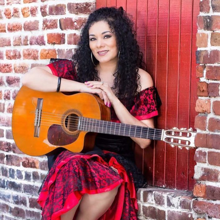 Dinorah | latin singer 
