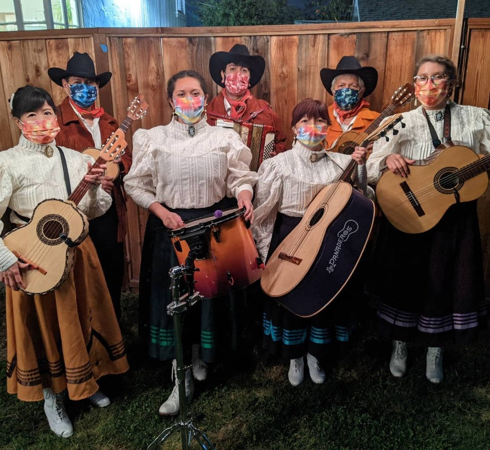 Los Panaderos traditional mexicana folk music