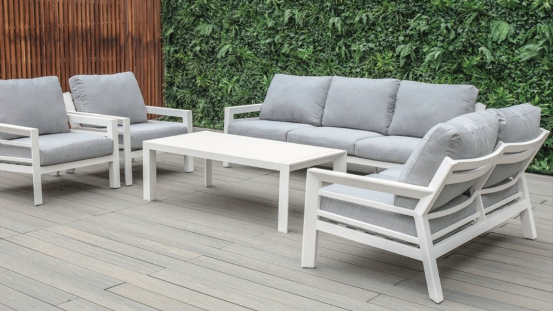 Outdoor entertaining sofa and coffee table set