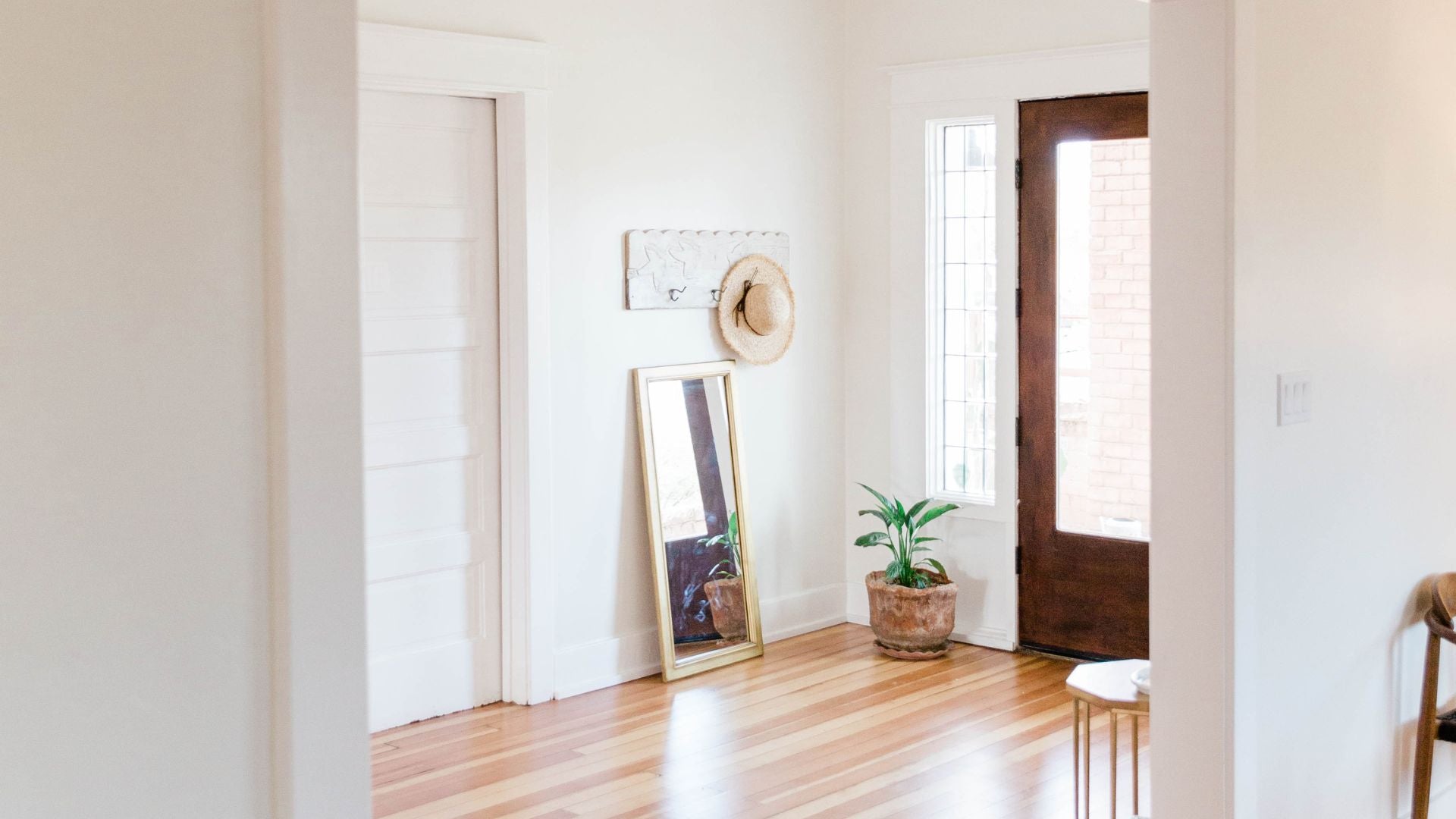 Home entrance way from the inside