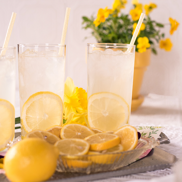 Lemon Water To Help DeBloat