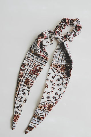 ic: Paisley print scarf