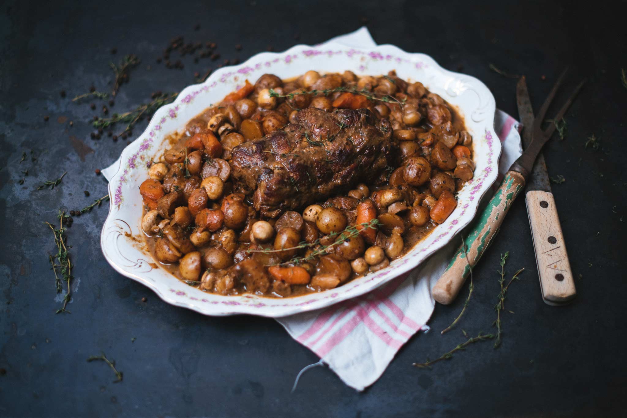 Rôti De Palette De Veau à La Moutarde Et Au Balsamique