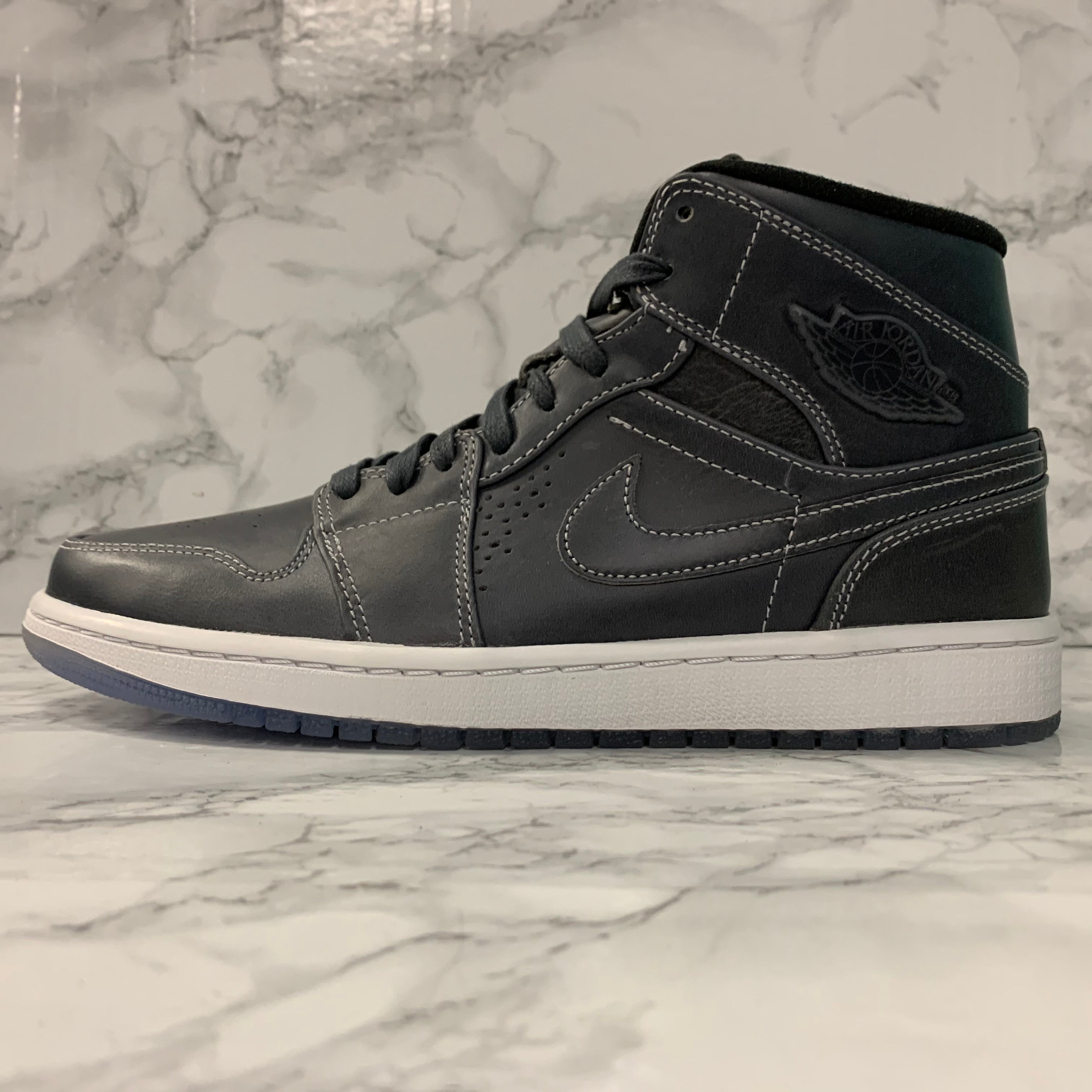 AIR JORDAN 1 MID NOUVEAU 629151-004 – SneakersLife.com